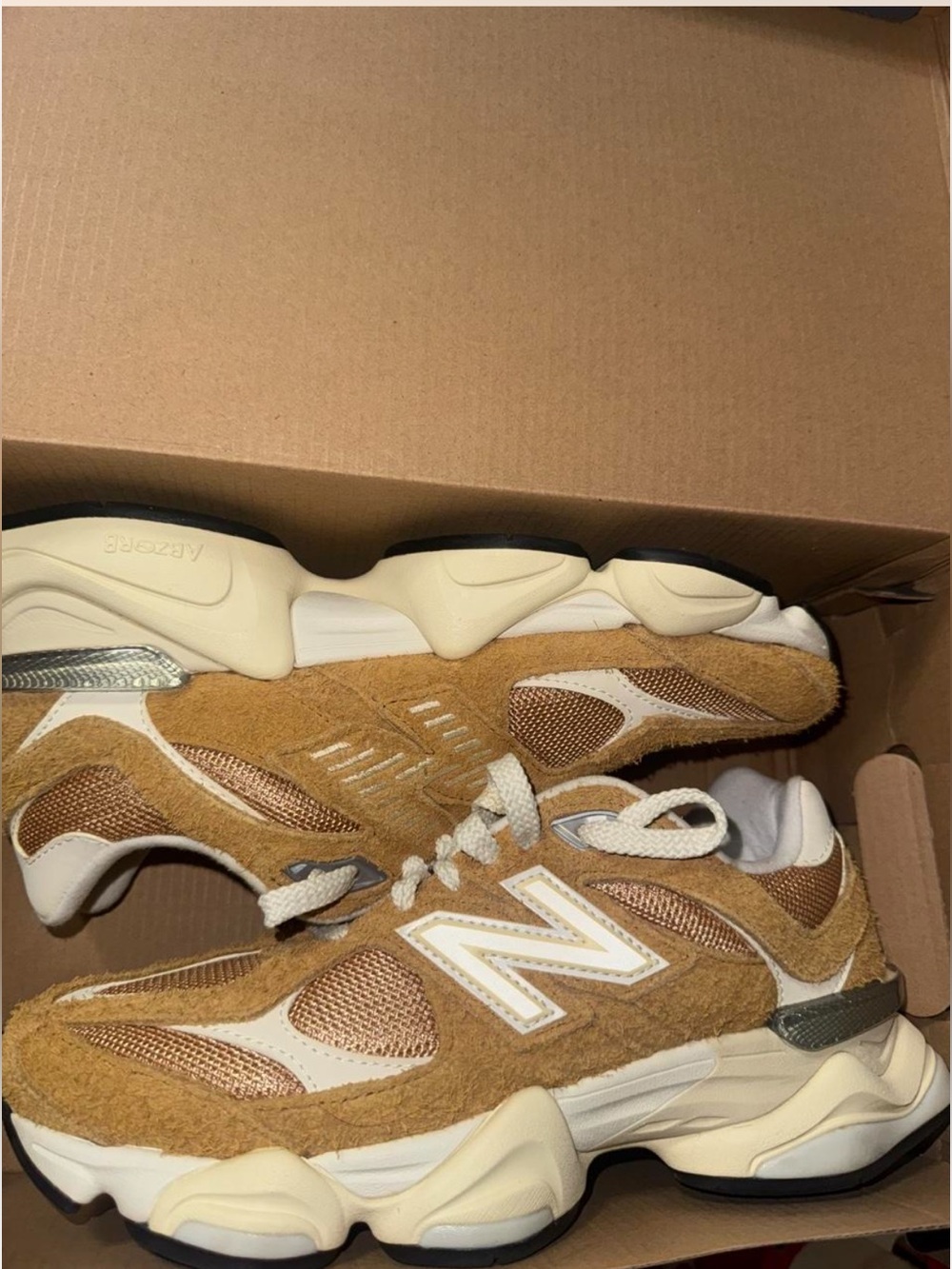 New Balance Men Women Brown and White 9060 Sneakers Great Plains 6M 7.5W